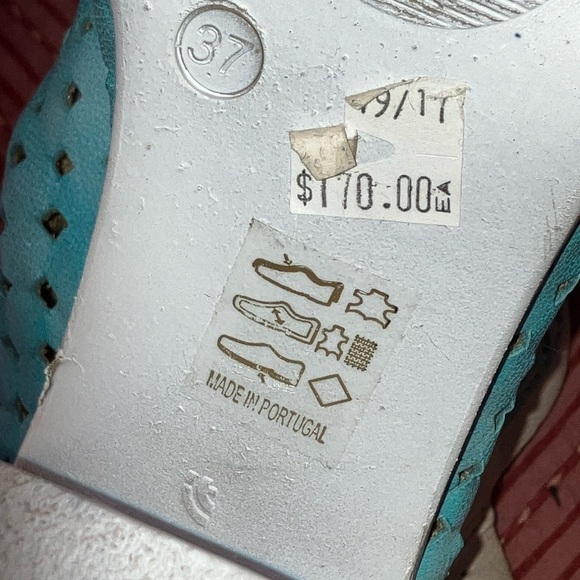 Unity in Diversity turquoise and Cream Heels with Chunky Heel - Picture 4 of 16